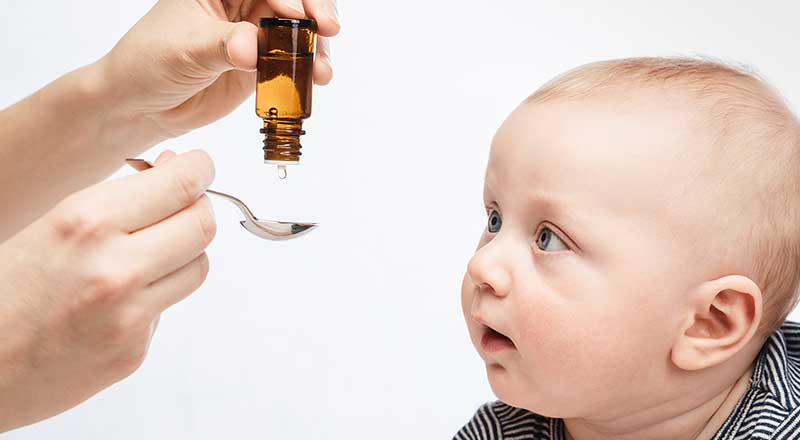 Vitamin-D-Tropfen fürs Baby: Warum sie so wichtig sind – und worauf Du achten solltest
